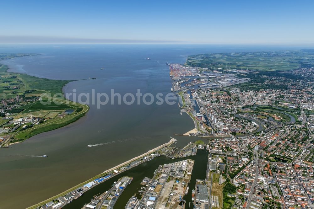 Bremerhaven from the bird's eye view: Districts Mitte, Lehe und Stadtbremisches Ueberseehafengebiet with its residential areas and port facilities and the nearby river Geeste aswell as the mouth of the river Weser joining the North Sea in the city Bremerhaven in the state Bremen