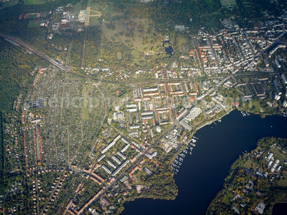 Potsdam from above - Districts Noerdliche Innenstadt und Westliche Vorstadt besides the riparian of the river Havel in the city in Potsdam in the state Brandenburg