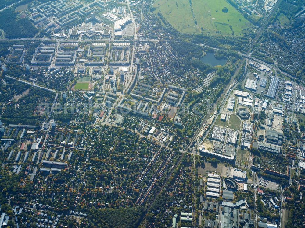 Aerial photograph Potsdam - Districts Potsdam Babelsberg and Potsdam Suedost with the area of the Filmpark Babelsberg aswell as the housing areas Stern and Am Stern in the city in Potsdam in the state Brandenburg