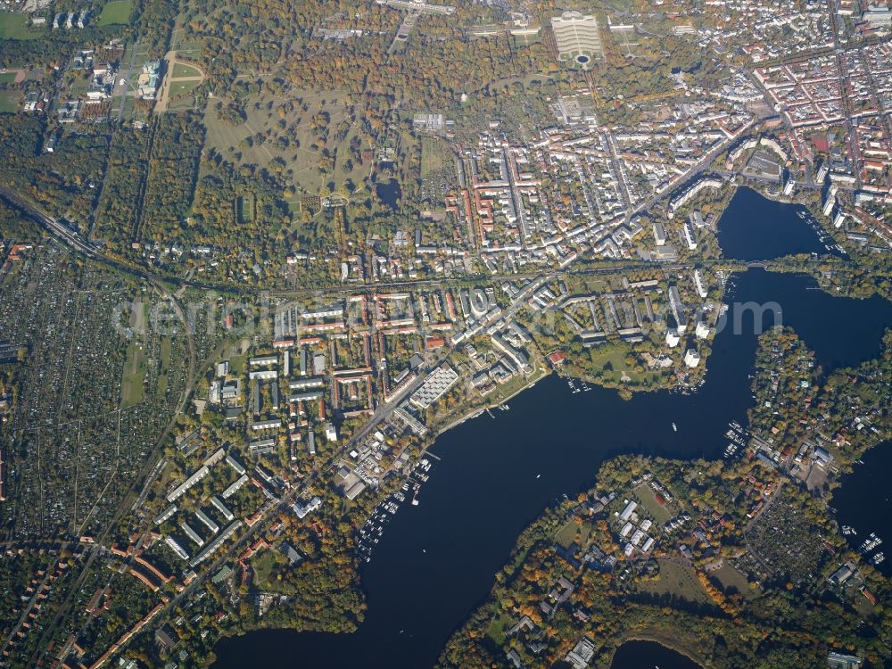 Aerial image Potsdam - Districts Templiner Vorstadt and Potsdam West at the lake Templiner See and the river Havel in the city in Potsdam in the state Brandenburg