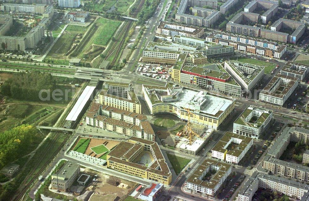 Aerial image Berlin - Hellersdorf - Stadtteilzentrum Helle Mitte in Berlin - Hellersdorf.