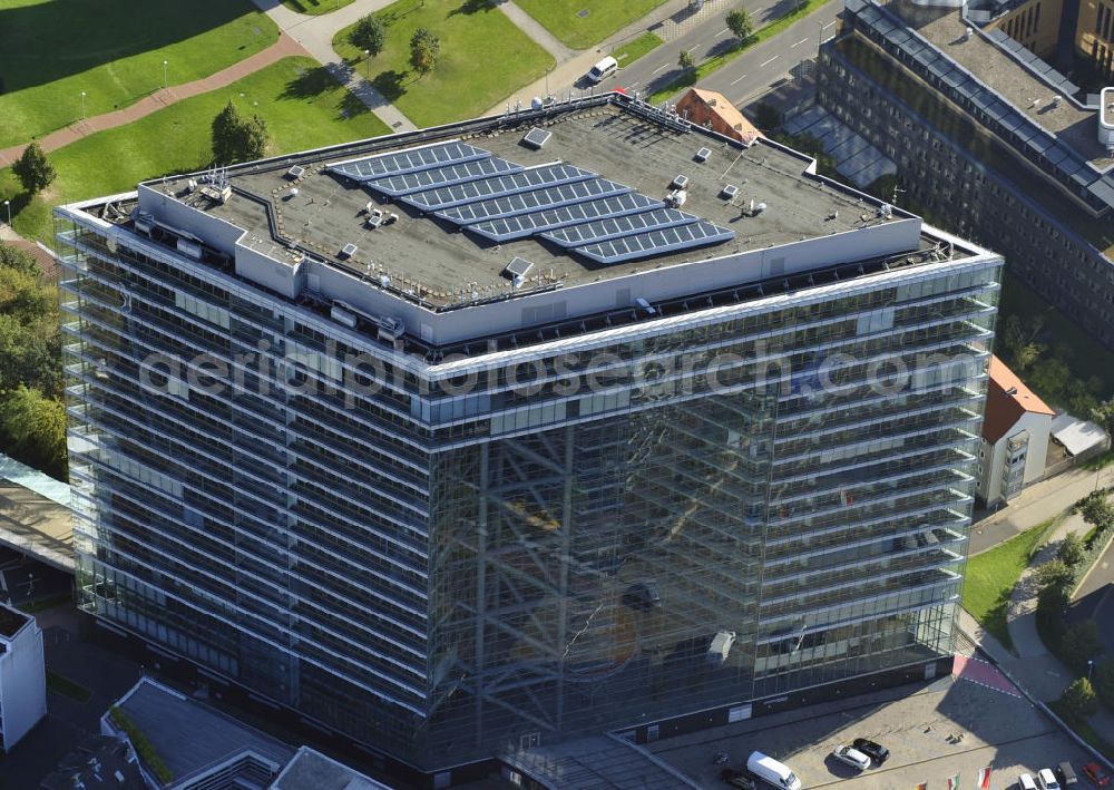 Düsseldorf from above - Blick auf das Stadttor, Sitz des Ministerprasidenten von NRW. Duesseldorf town gate and seat of the government of the federal state Northrhine Westphalia.