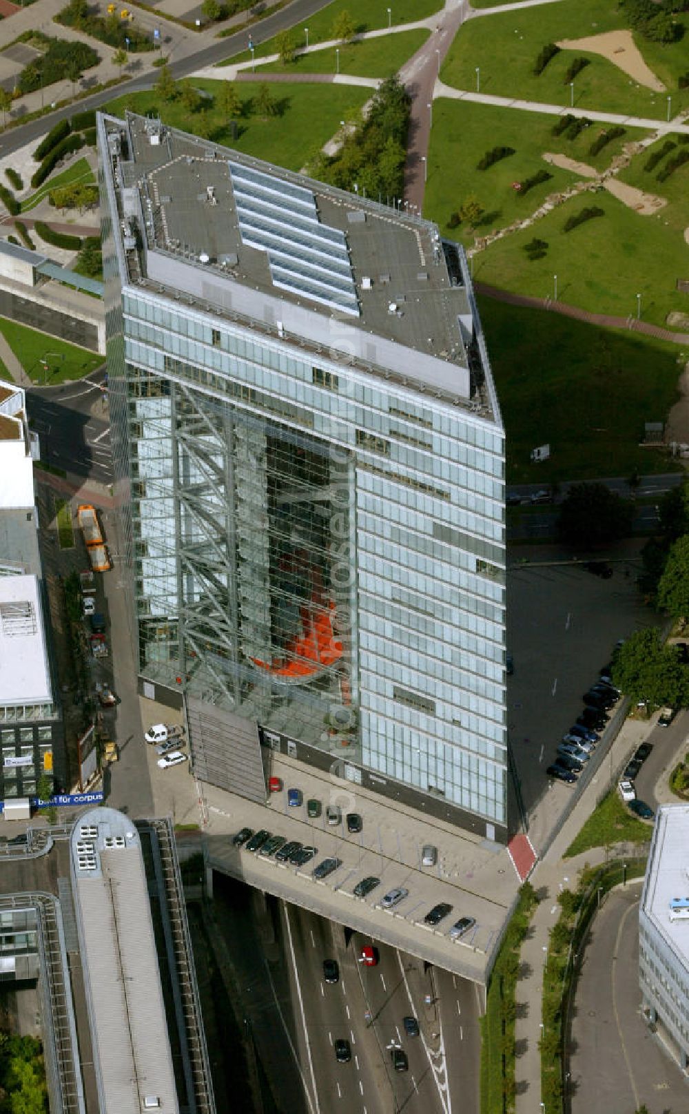 Aerial image Düsseldorf - Blick auf das Stadttor und das Büro des Ministerprasidenten von NRW. Duesseldorf town gate and seat of the government of the federal state Northrhine Westphalia.