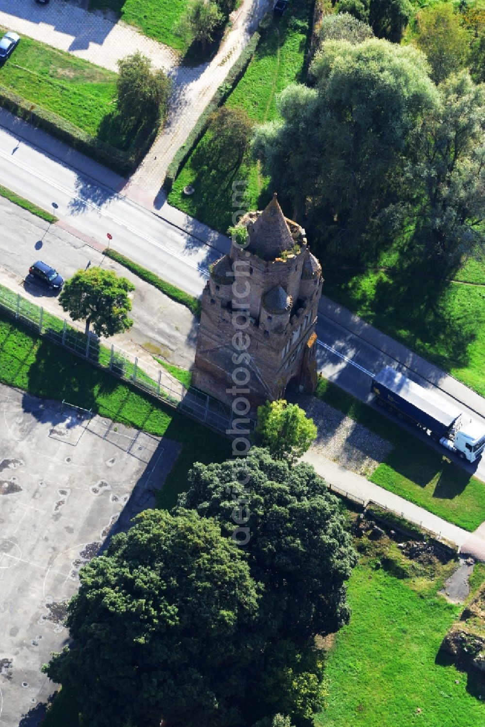 Aerial photograph Chojna - Gate and the rest of the city wall in Chojna in Poland