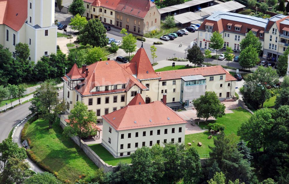 Aerial photograph Zwenkau - Stadtverwaltung von Zwenkau in Sachsen. Municipality of Zwenkau in Saxony.