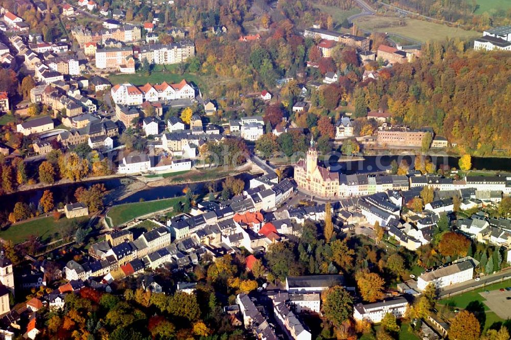 Aerial image Waldheim - Blick auf das Stadtzentrum von Waldheim. Direkt am Zschopau im Mittelpunkt der Stadt steht das Rathaus. Anschrift: Stadtverwaltung Waldheim, Niedermarkt 1, 04736 Waldheim, Tel.: 034327-57 0, E-Mail: stadtverwaltung@stadt-waldheim.de