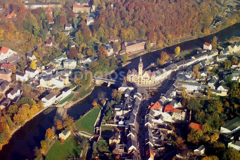 Aerial image Waldheim - Blick auf das Stadtzentrum von Waldheim. Direkt am Zschopau im Mittelpunkt der Stadt steht das Rathaus. Anschrift: Stadtverwaltung Waldheim, Niedermarkt 1, 04736 Waldheim, Tel.: 034327-57 0, E-Mail: stadtverwaltung@stadt-waldheim.de