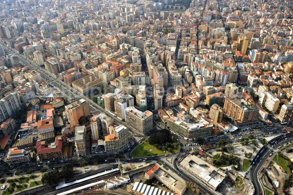 Catania Sizilien from the bird's eye view: City centre of Catania on Sicily in Italien