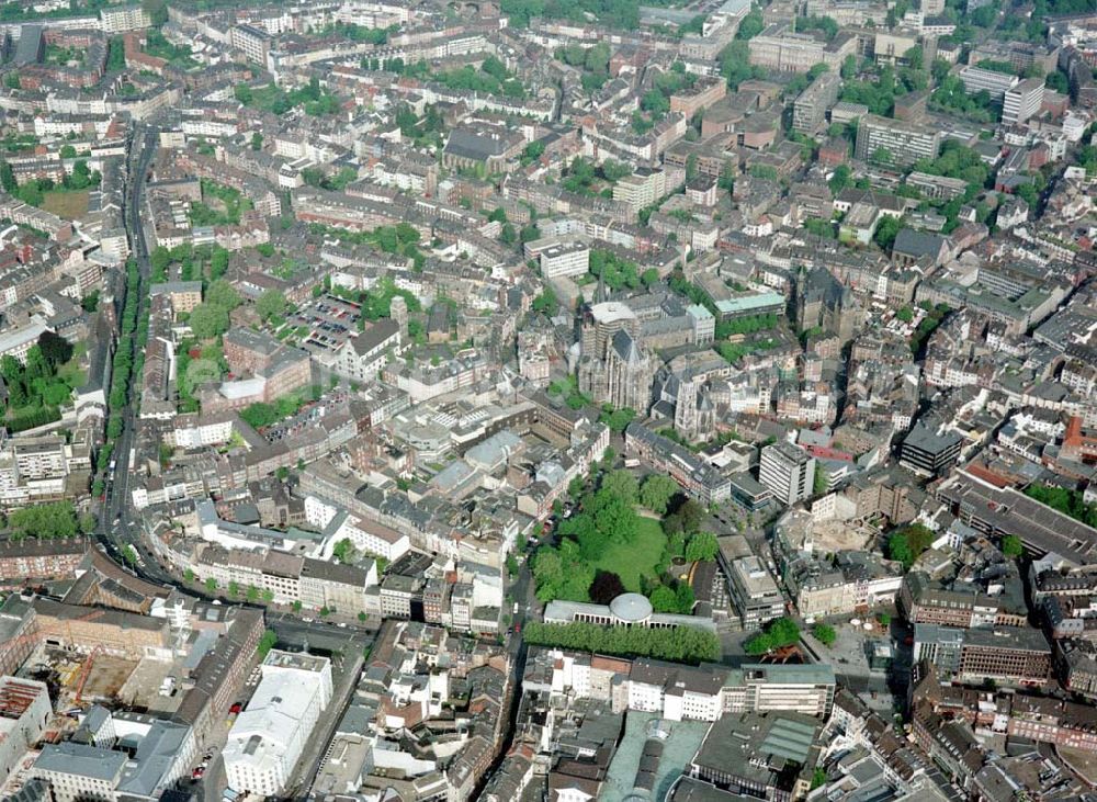 Aachen from the bird's eye view: Stadtzentrum Aachen mit dem Aachener Dom.