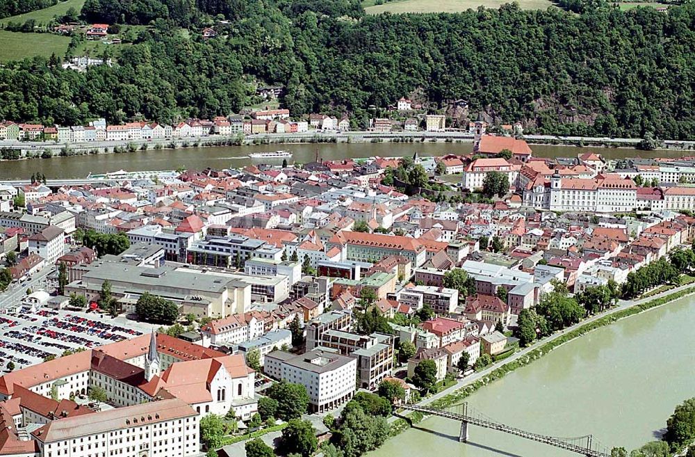 Aerial photograph Passau/ Bayern - Stadtzentrum und Altstadt von Passau an der Donau in Bayern.