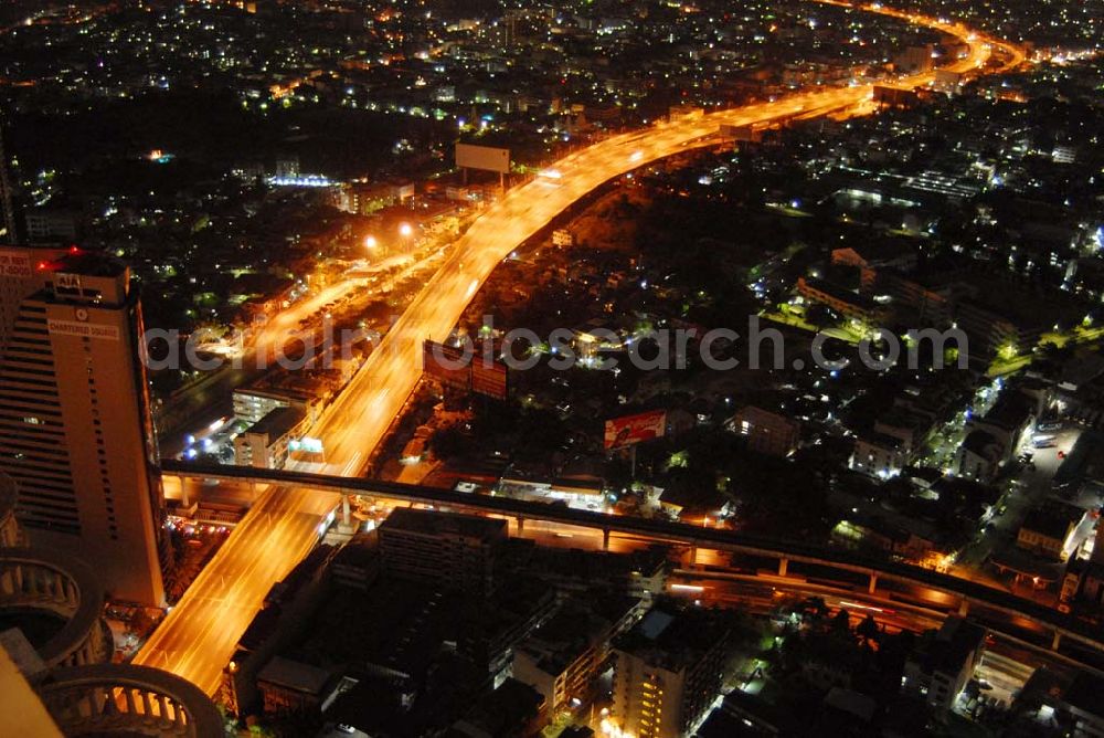 Bangkok / Thailand from the bird's eye view: Blick auf die nächtliche City von Bangkok am Areal des State Tower an der Skytrain Line.