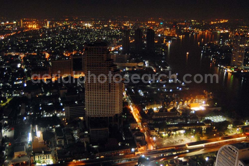 Aerial photograph Bangkok - Blick auf die größte Bauruine eines Hochhauses im Zentrum von Bangkok am Areal des State Tower an der Skytrain Line am Mae Nam Chao Phraya Fluss.