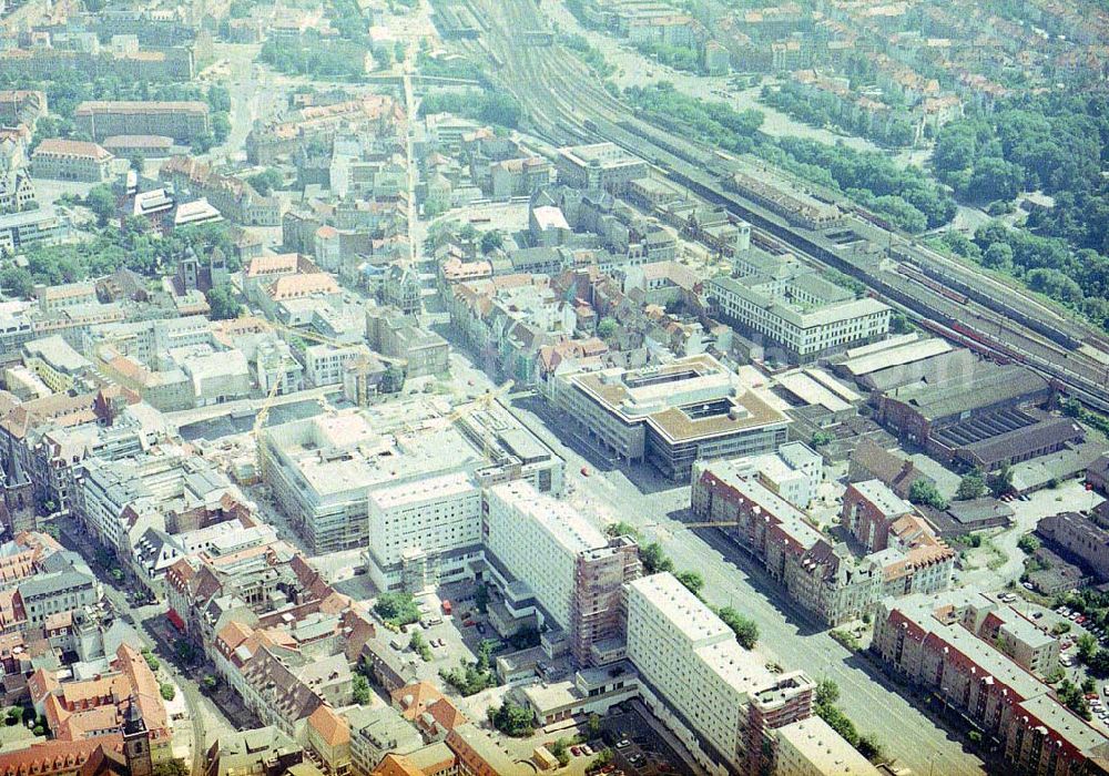 Erfurt from the bird's eye view: Stadtzentrum am Bereich des Erfurter Hauptbahnhofes.