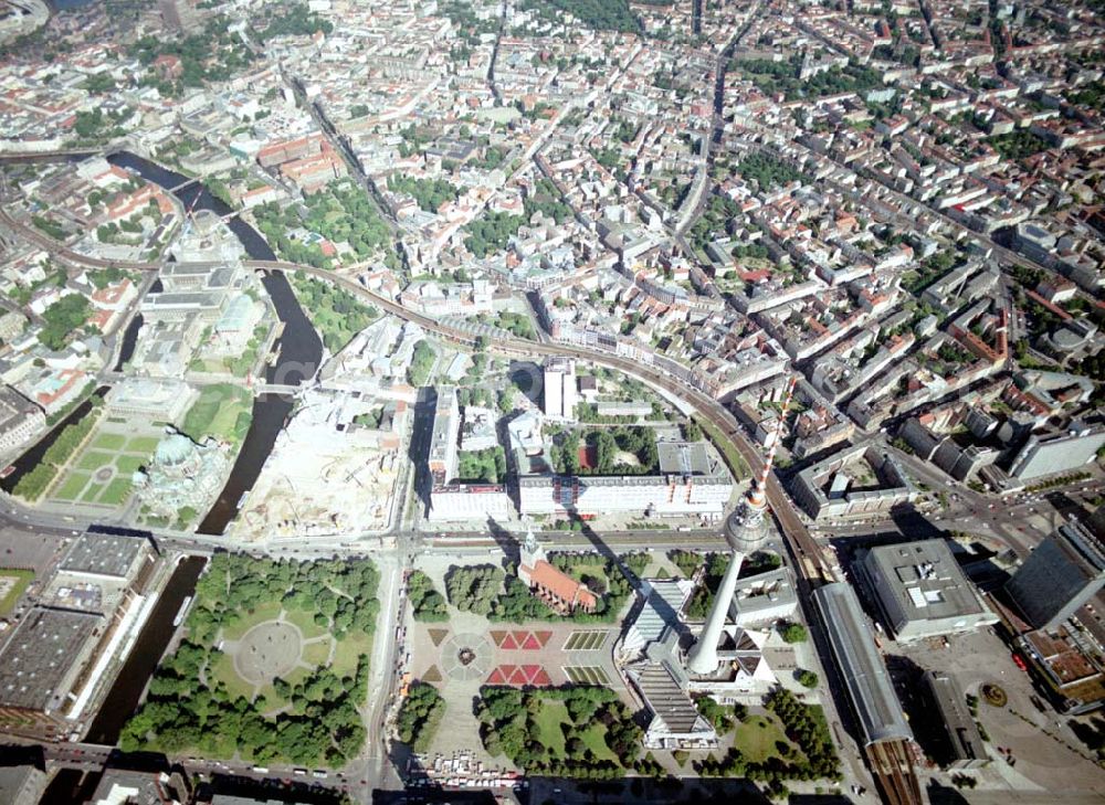 Berlin from above - Stadtzentrum von Berlin - Mitte am Berliner Fernsehturm.