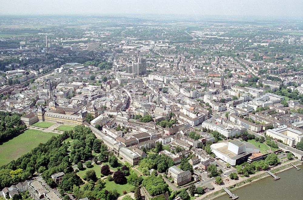 Bonn from above - Stadtzentrum von Bonn. Datum: 26.05.03