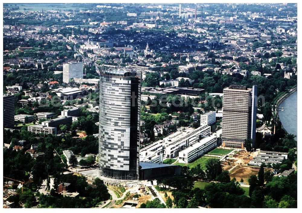 Aerial photograph Bonn - Stadtzentrum von Bonn mit dem neuerbauten Post-Tower, dem Sitz der Deutschen Post AG. Datum: 26.05.03