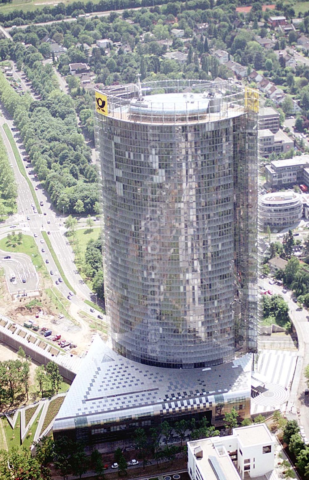 Aerial image Bonn - Stadtzentrum von Bonn mit dem neuerbauten Post-Tower, dem Sitz der Deutschen Post AG. Datum: 26.05.03