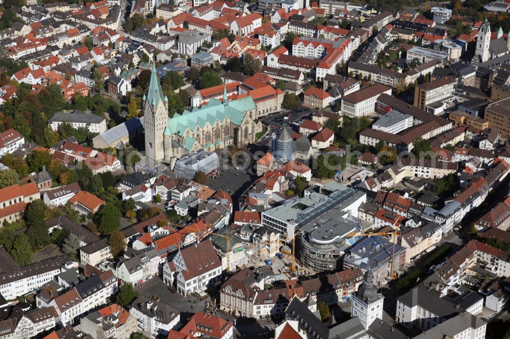 Paderborn from the bird's eye view: Das Stadtzentrum von Paderborn mit dem Hohen Dom St. Maria, Liborius und Kilian. Der Dom ist die Kathedralkirche des Erzbistums Paderborn. The center of Paderborn with the High Church of St. Mary, Liborius and Kilian. The Cathedral is the church of the Archdiocese of Paderborn.