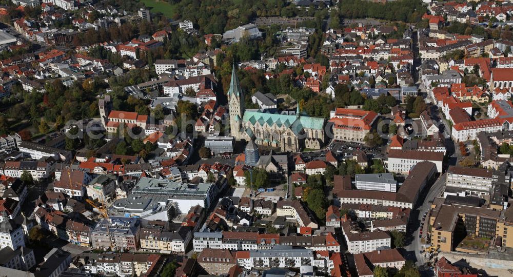 Paderborn from above - Das Stadtzentrum von Paderborn mit dem Hohen Dom St. Maria, Liborius und Kilian. Der Dom ist die Kathedralkirche des Erzbistums Paderborn. The center of Paderborn with the High Church of St. Mary, Liborius and Kilian. The Cathedral is the church of the Archdiocese of Paderborn.