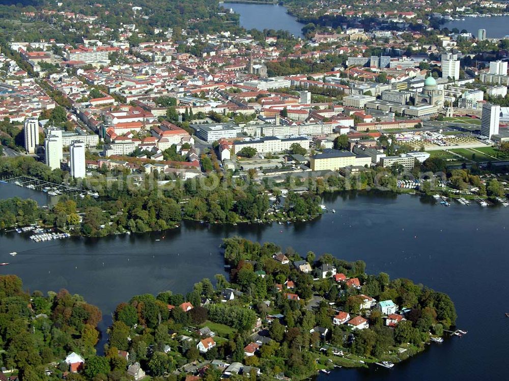 Aerial photograph Potsdam - 07.10.2004 Blick von der Havel aus auf die Halbinsel Hermannswerder und das nahe gelegene Stadtzentrum von Potsdam.