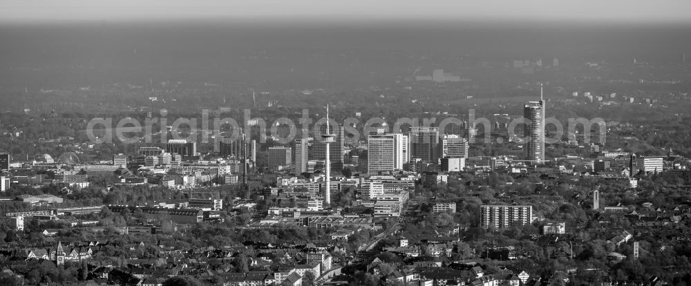 Aerial photograph Essen - City center with the autumnal skyline in the downtown area in Essen in the state of North Rhine-Westphalia