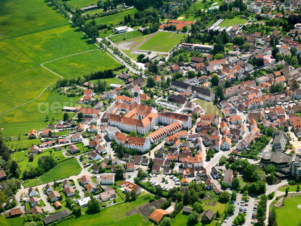 Aerial photograph Bad Buchau - The city center in the downtown area in Bad Buchau in the state Baden-Wuerttemberg, Germany