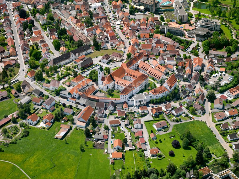 Aerial photograph Bad Buchau - The city center in the downtown area in Bad Buchau in the state Baden-Wuerttemberg, Germany