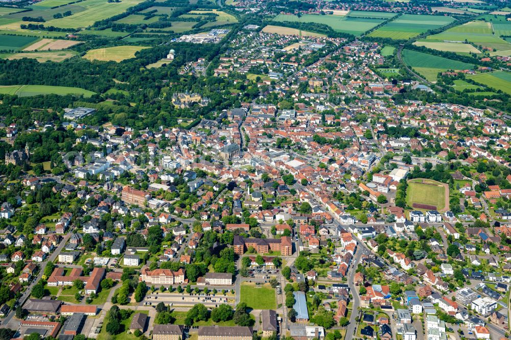 Bückeburg from the bird's eye view: The city center in the downtown area in Bueckeburg in the state Lower Saxony, Germany