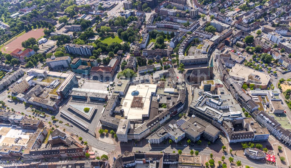 Bottrop from the bird's eye view: The city center in the downtown area along the Hansastrasse in the district Stadtmitte in Bottrop at Ruhrgebiet in the state North Rhine-Westphalia, Germany