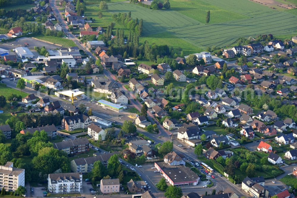 Bergkamen from the bird's eye view: The city center in the downtown are in Bergkamen in the state North Rhine-Westphalia