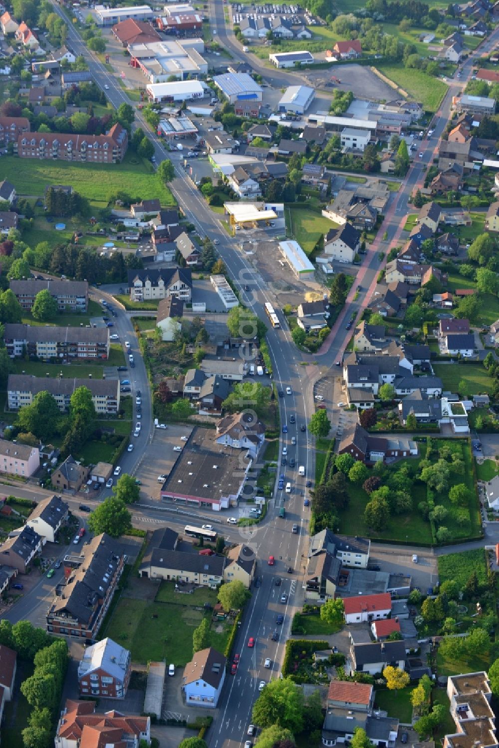 Aerial image Bergkamen - The city center in the downtown are in Bergkamen in the state North Rhine-Westphalia