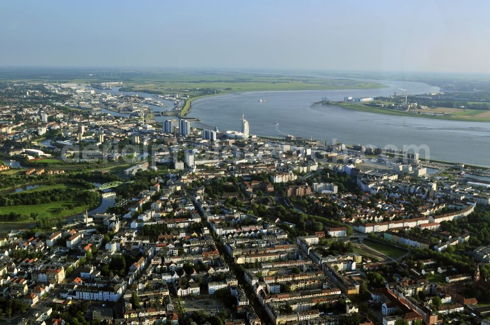 Bremerhaven from the bird's eye view: The city center in the downtown are in Bremerhaven