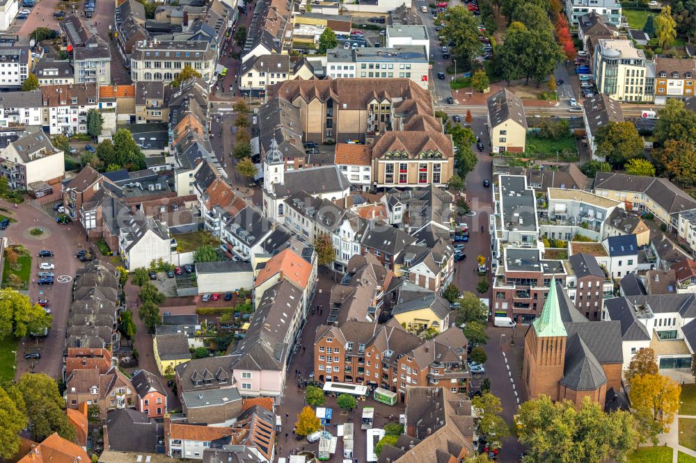 Dinslaken from the bird's eye view: The city center in the downtown area in Dinslaken at Ruhrgebiet in the state North Rhine-Westphalia, Germany