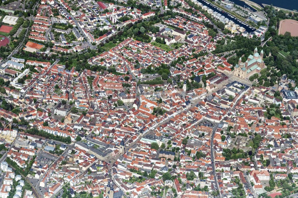 Aerial photograph Dudenhofen - The city center in the downtown area in Dudenhofen in the state Rhineland-Palatinate, Germany