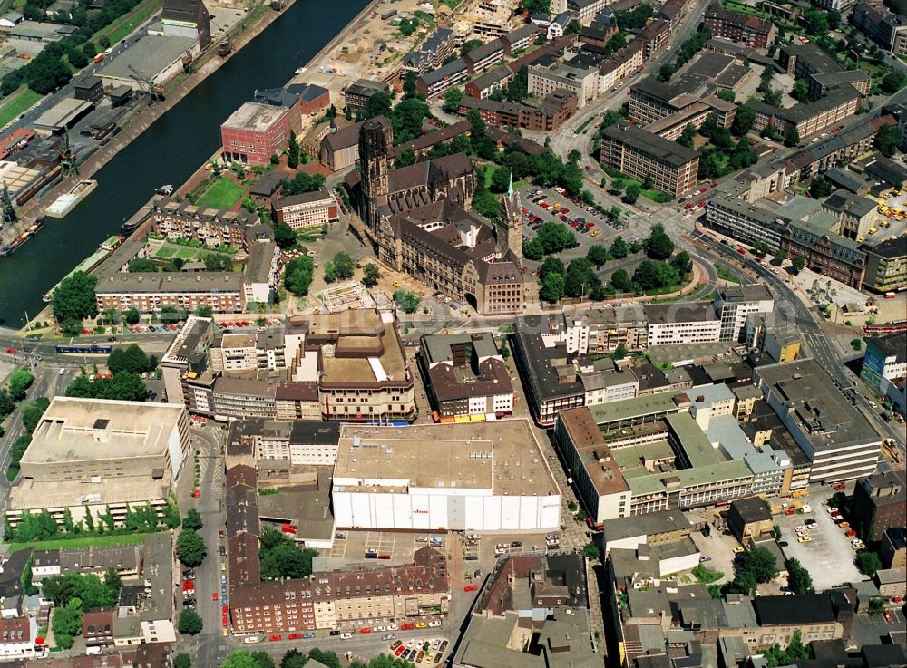 Aerial photograph Duisburg - The city center in the downtown are in Duisburg in the state North Rhine-Westphalia