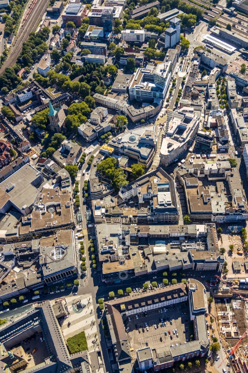 Bochum from above - The city center in the downtown area with an ensemble of shopping centers and a residential and commercial district along the Massenbergstrasse - Schuetzenbahn - Bongardstrasse in the district Innenstadt in Bochum in the state North Rhine-Westphalia, Germany