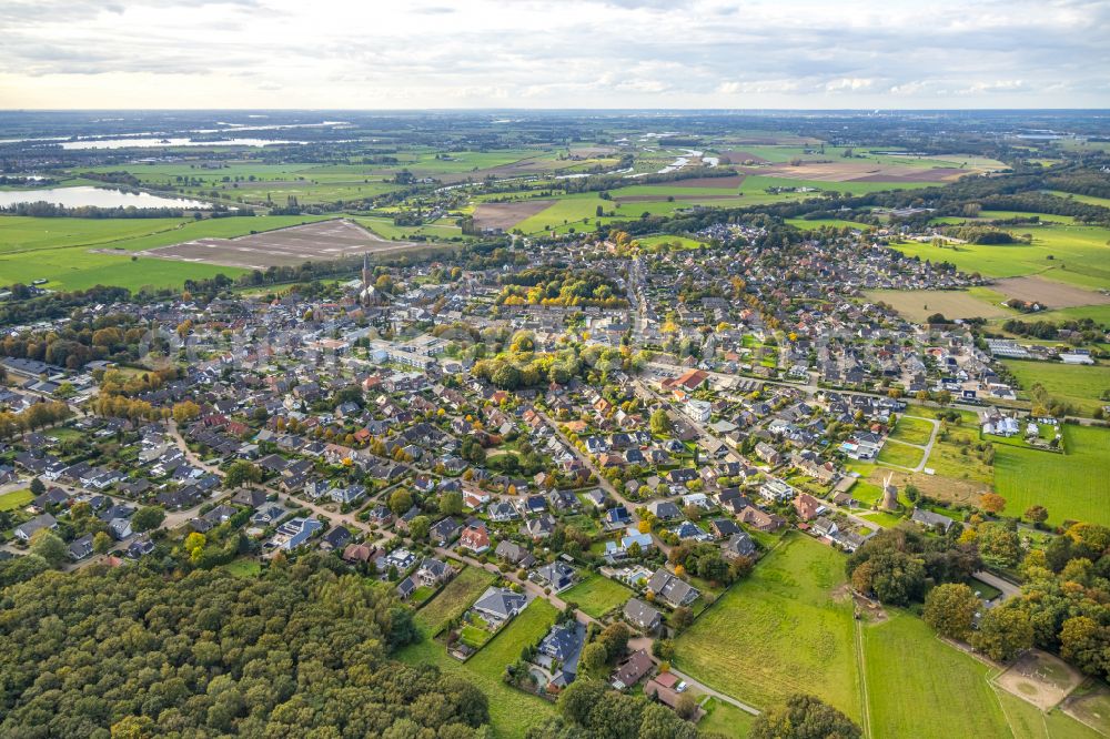 Elten from above - The city center in the downtown area in Elten in the state North Rhine-Westphalia, Germany