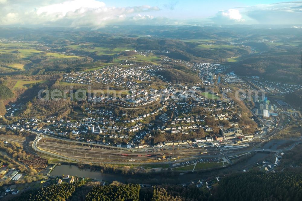 Aerial photograph Finnentrop - The city center in the downtown area in Finnentrop in the state North Rhine-Westphalia, Germany