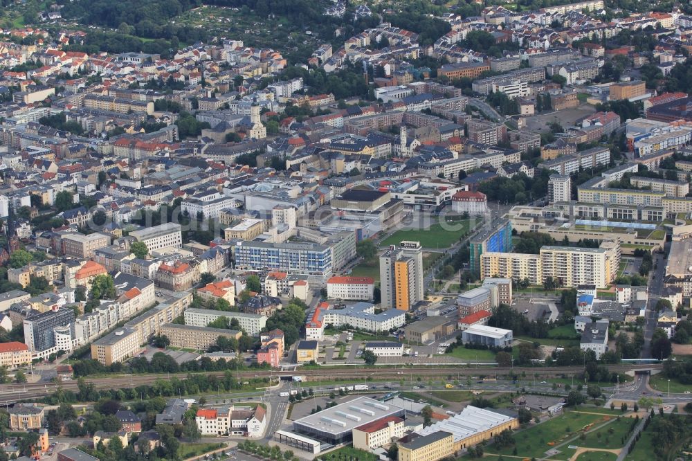 Gera from the bird's eye view: The city center in the downtown are Gebrueder-Haeussler-Strasse - De-Smit-Strasse - Clara-Zetkin-Strasse in Gera in the state Thuringia