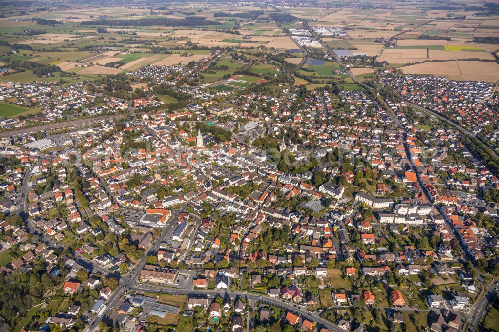 Aerial photograph Geseke - The city center in the downtown area on street Alhardstrasse in Geseke in the state North Rhine-Westphalia, Germany