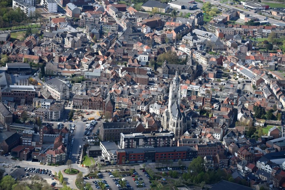 Aerial photograph Halle - The city center in the downtown area in Halle in Vlaan deren, Belgium