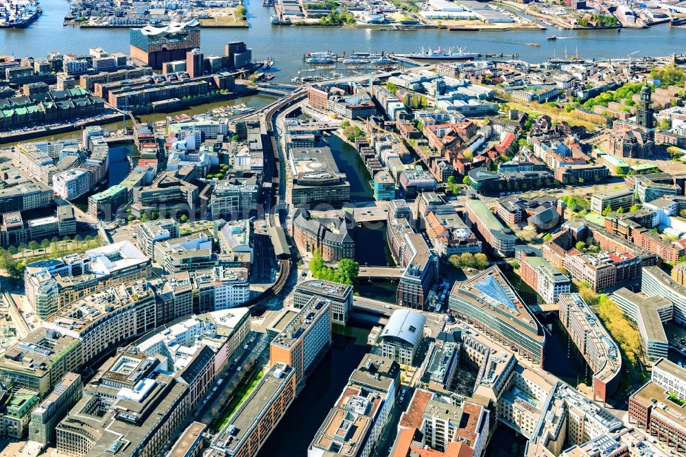 Hamburg from the bird's eye view: The city center in the downtown are in Hamburg in Germany