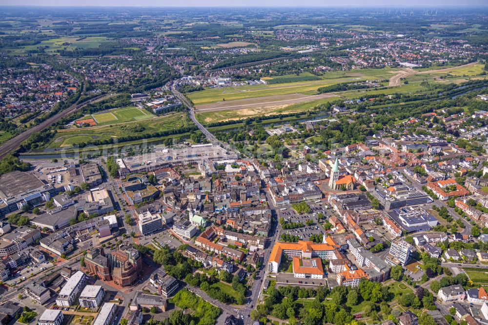 Hamm-Heessen from above - The city center in the downtown area in Heessen at Ruhrgebiet in the state North Rhine-Westphalia, Germany