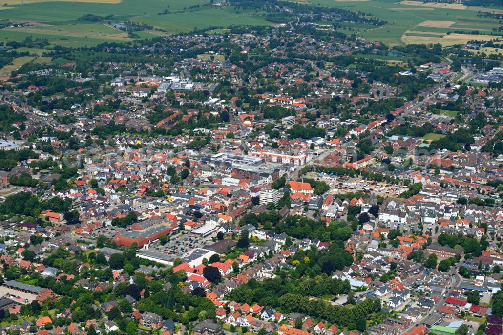 Heide from the bird's eye view: The city center in the downtown area in Heide in the state Schleswig-Holstein, Germany