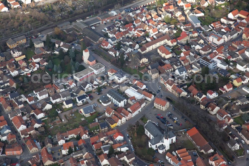 Aerial photograph Heidesheim am Rhein - The city center in the downtown are in Heidesheim am Rhein in the state Rhineland-Palatinate. At the station there is the tower Burg Windeck