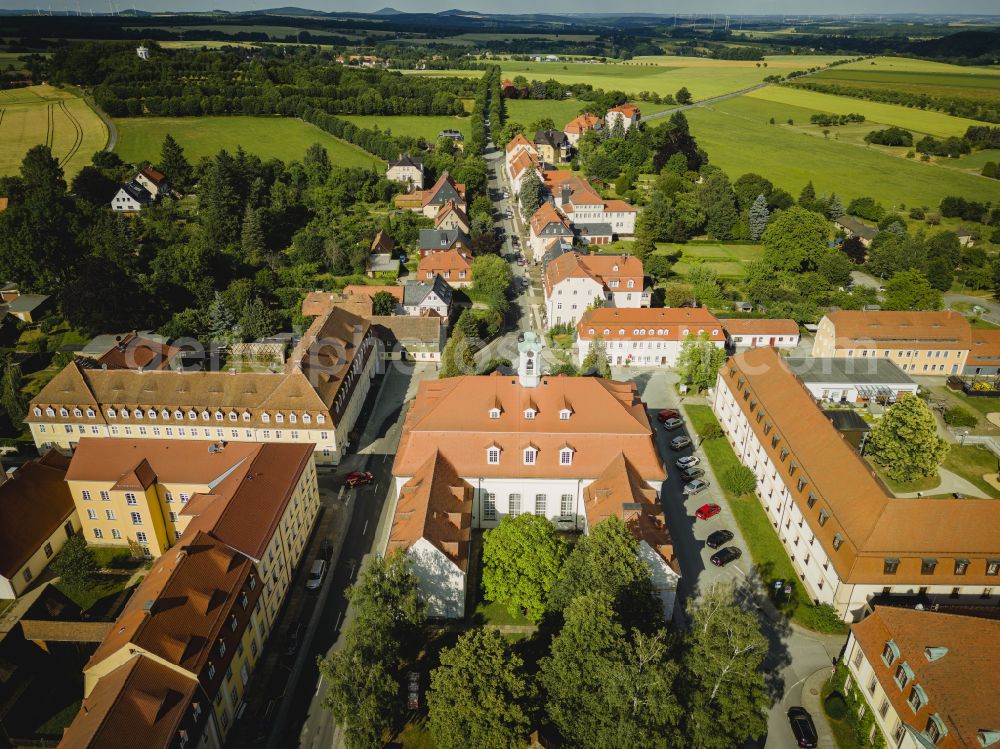 Herrnhut from the bird's eye view: The city center in the downtown area on street Loebauer Strasse in Herrnhut in the state Saxony, Germany