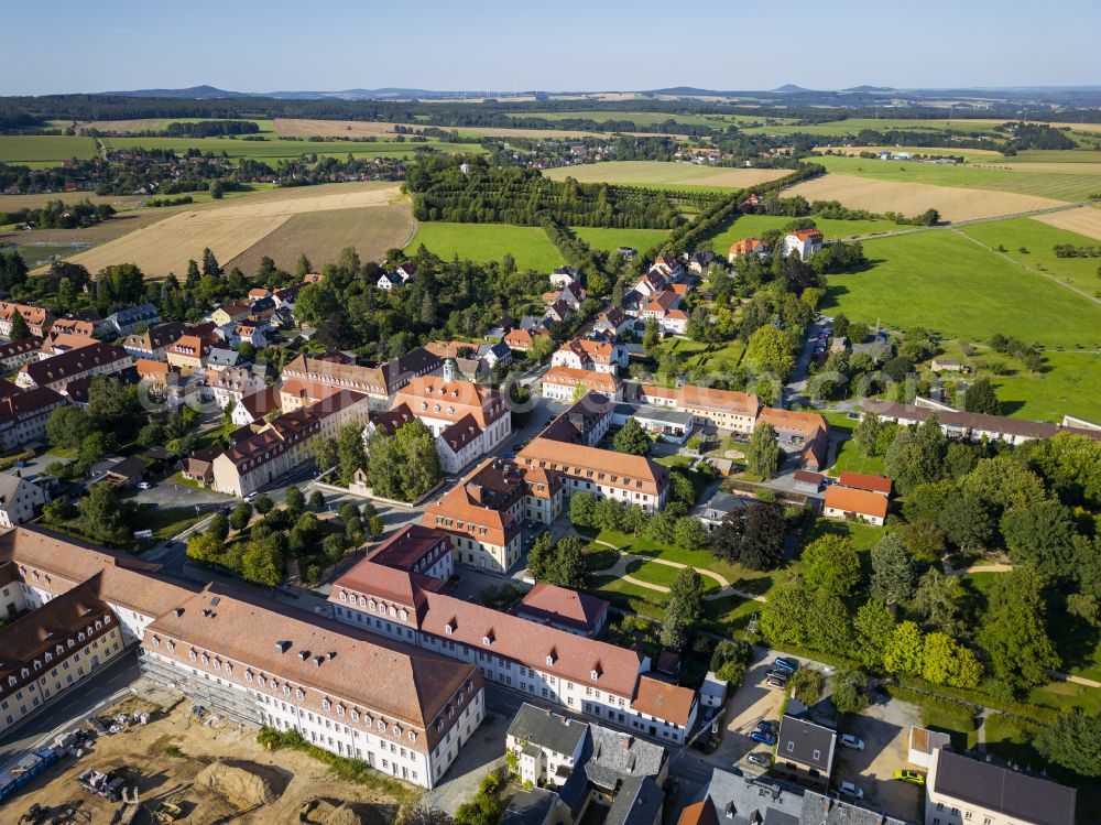 Aerial photograph Herrnhut - The city center in the downtown area on street Loebauer Strasse in Herrnhut in the state Saxony, Germany