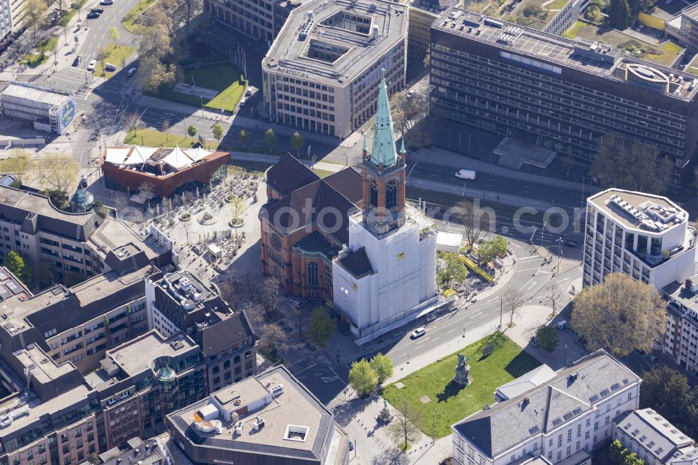 Aerial photograph Stadtmitte - The city center in the downtown area on Johanneskirche in Duesseldorf at Ruhrgebiet in the state North Rhine-Westphalia, Germany