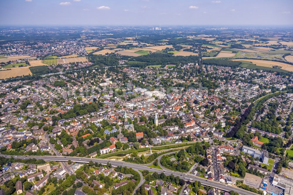 Aerial image Kamen - The city center in the downtown area in Kamen at Ruhrgebiet in the state North Rhine-Westphalia, Germany