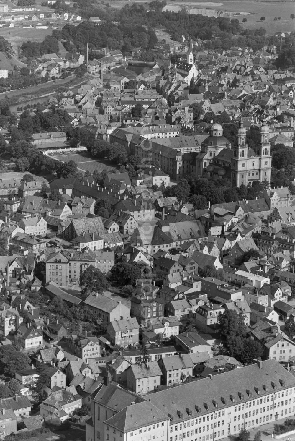 Kempten (Allgäu) from the bird's eye view: The city center in the downtown area in Kempten (Allgaeu) in the state Bavaria, Germany